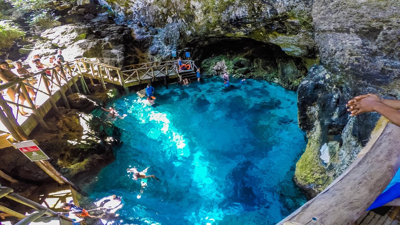 Hoyo Azul lagoon